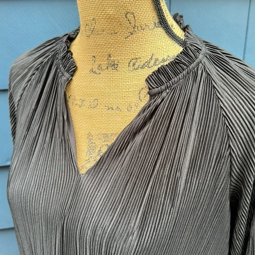 🖤🖤🖤Banana republic dress, black, accordion style material lined XS NWT